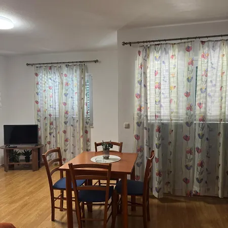 Milka Apartment *